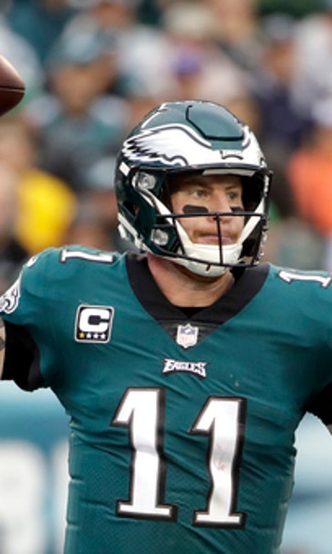 Wentz tosses 2 touchdowns, Eagles beat 49ers 33-10 (Oct 29, 2017)